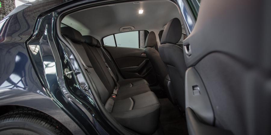Интерьер Mazda3 Neo Hatchback 2016 года  (AU) (фото 4 из 12)